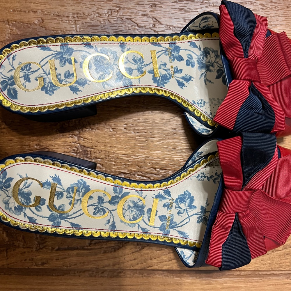 GUCCI flats